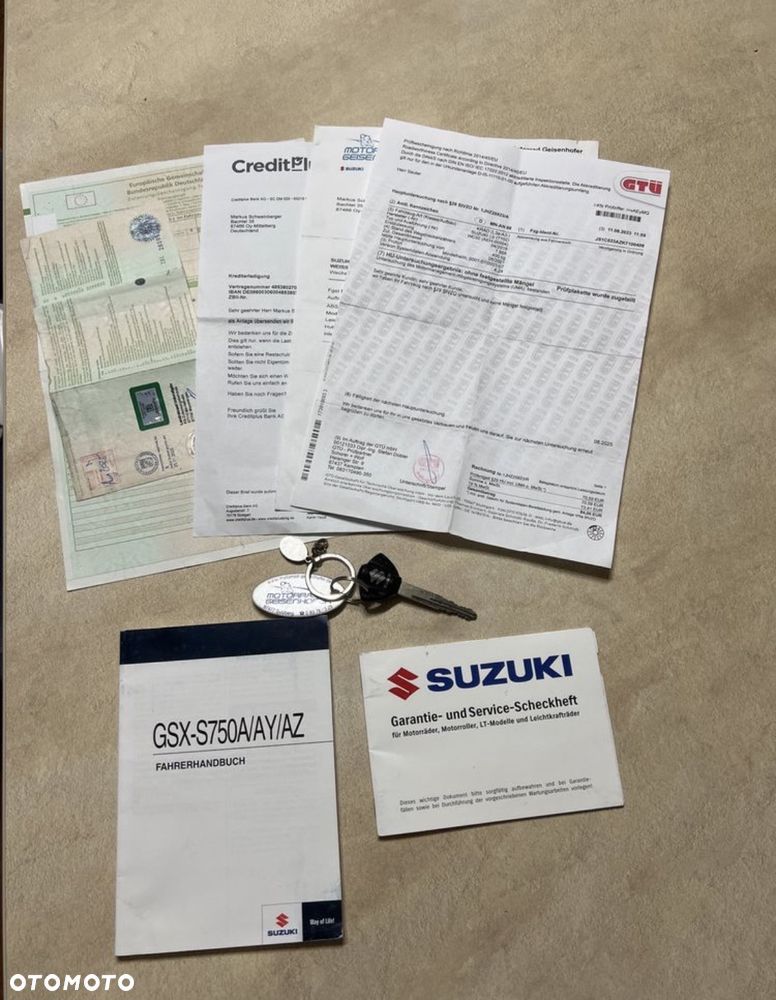 Suzuki GSX - 12