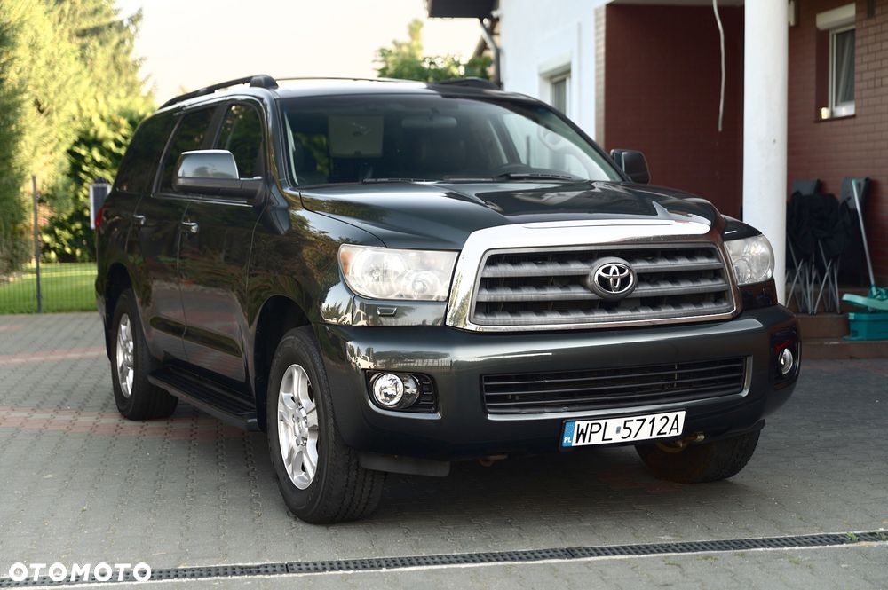 Toyota Sequoia - 17