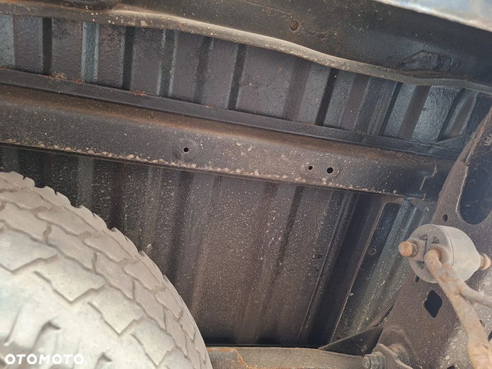 Toyota Hilux 2.5 D-4D DLX - 18