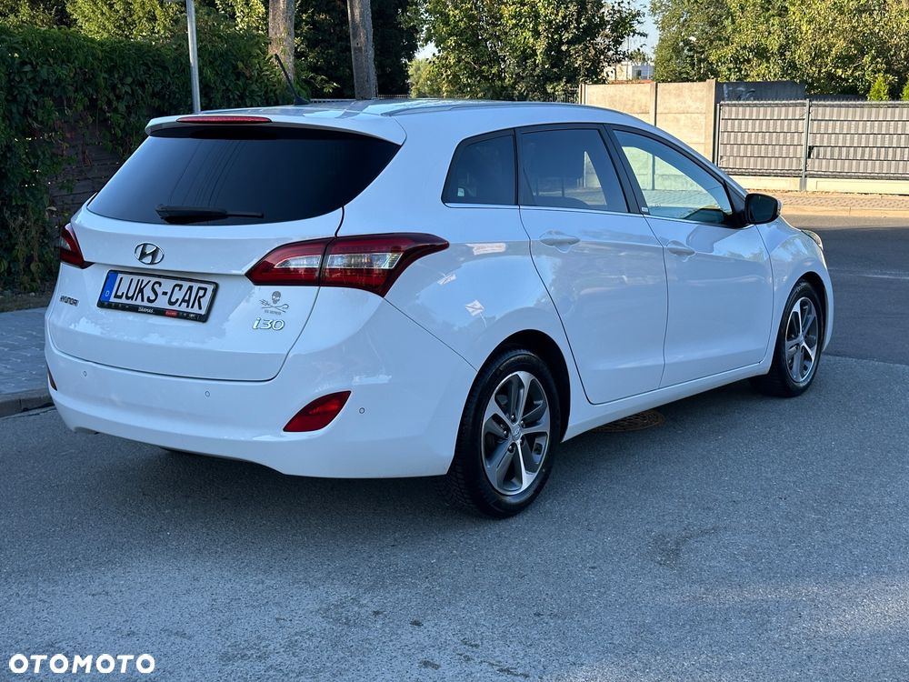 Hyundai i30 blue Kombi 1.6 GDi Passion - 8