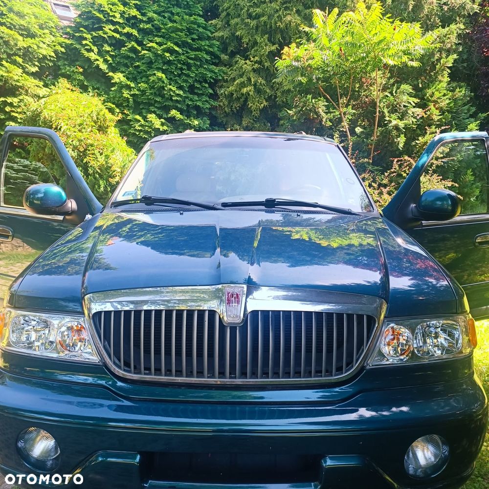 Lincoln Navigator - 2