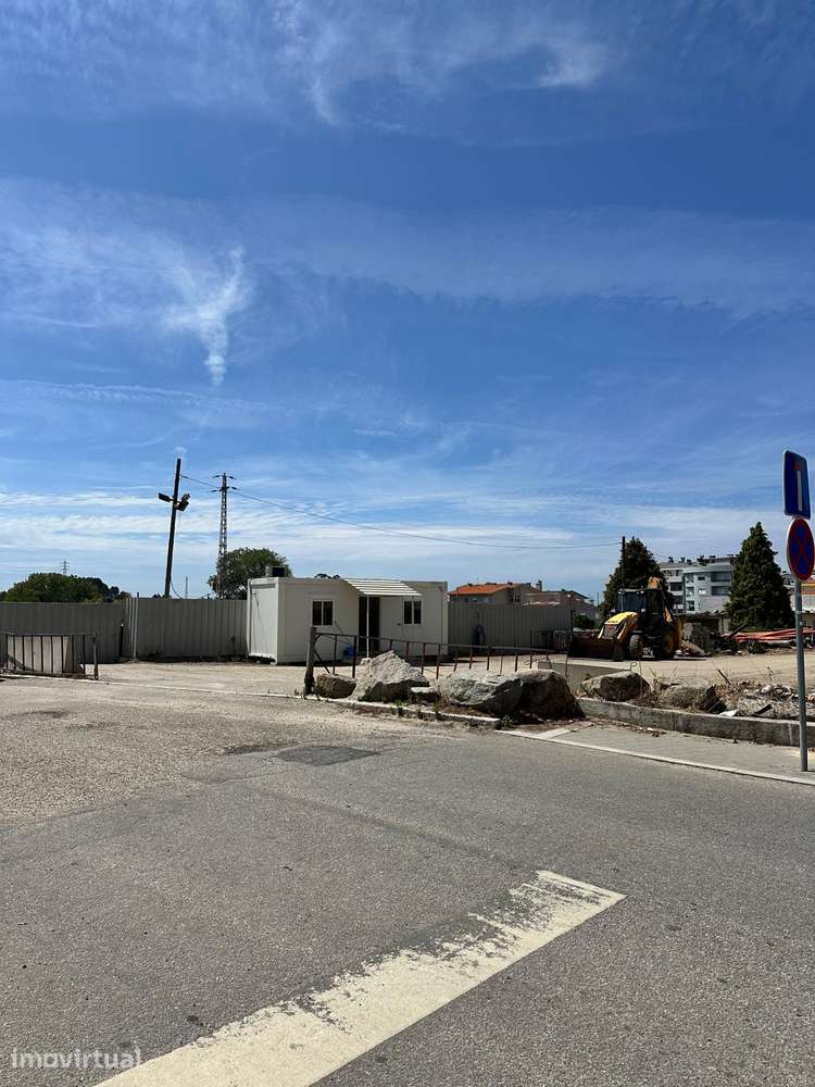 Terreno com Projeto Aprovado para Habitação Coletiva em Canelas, VNG - Grande imagem: 3/8