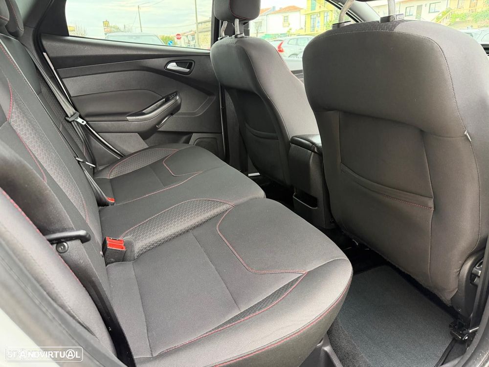 Ford Focus SW 1.0 EcoBoost MHEV ST-Line - 14