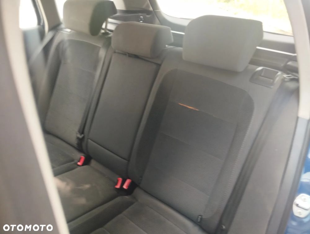 Volkswagen Golf - 6