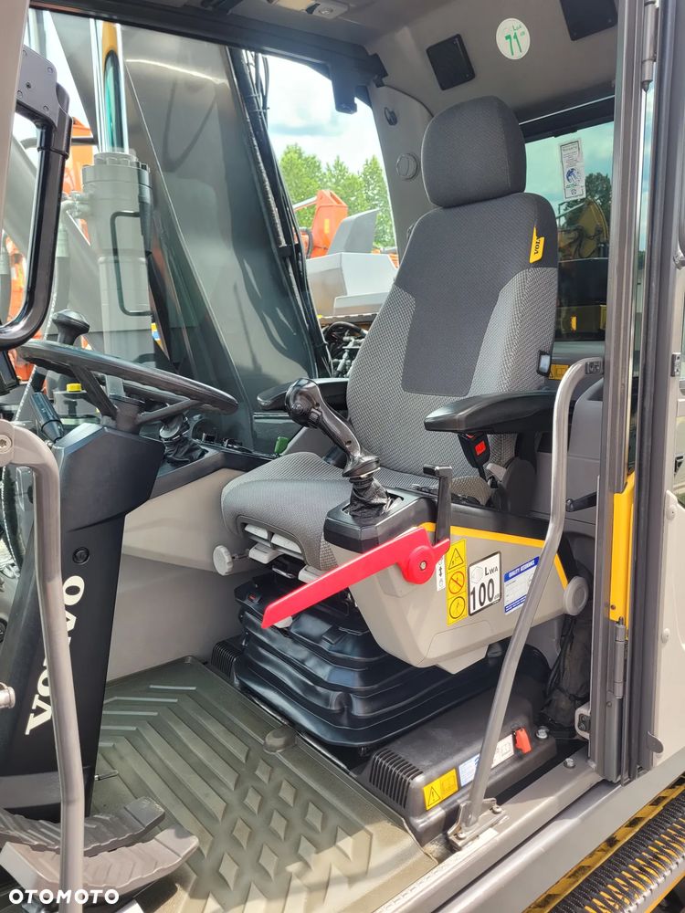 Volvo EWR150E / ROTOTILT ze szczypcami / 2018rok / - 20