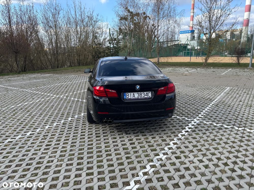 BMW Seria 5 528i - 5