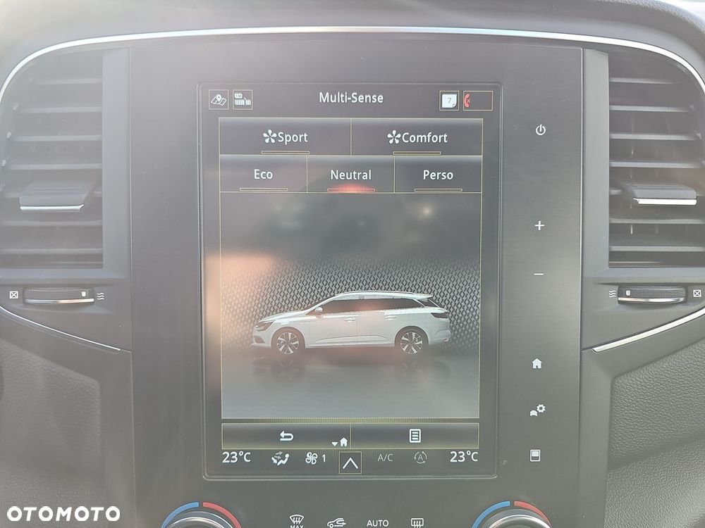 Renault Megane 1.5 Blue dCi Intens - 29