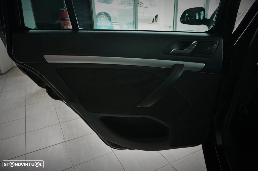 Skoda Octavia Break 1.6 TDi Elegance Pack - 23