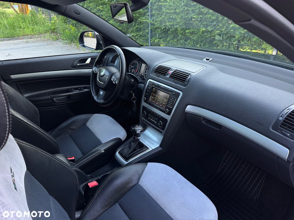 Skoda Octavia 2.0 TDI CR DPF DSG RS - 31