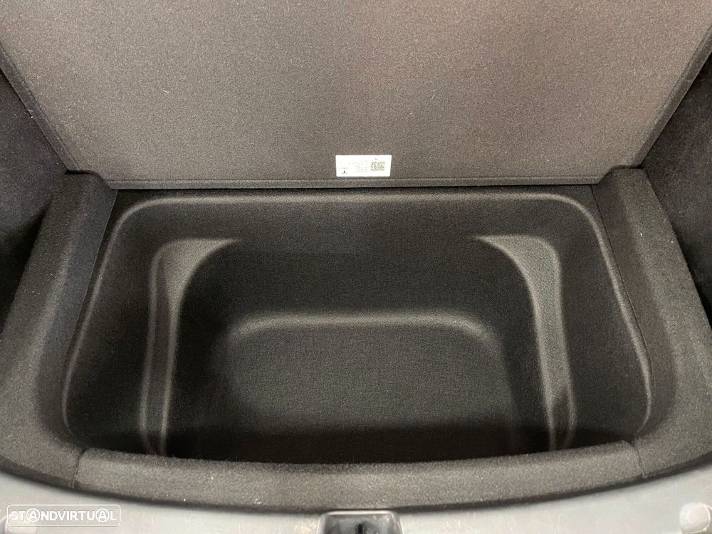 Tesla Model Y RWD - 50