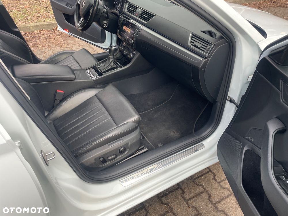 Skoda Superb 2.0 TDI Style DSG - 19