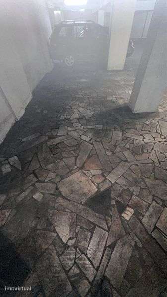 Garagem parqueamento - Grande imagem: 2/3
