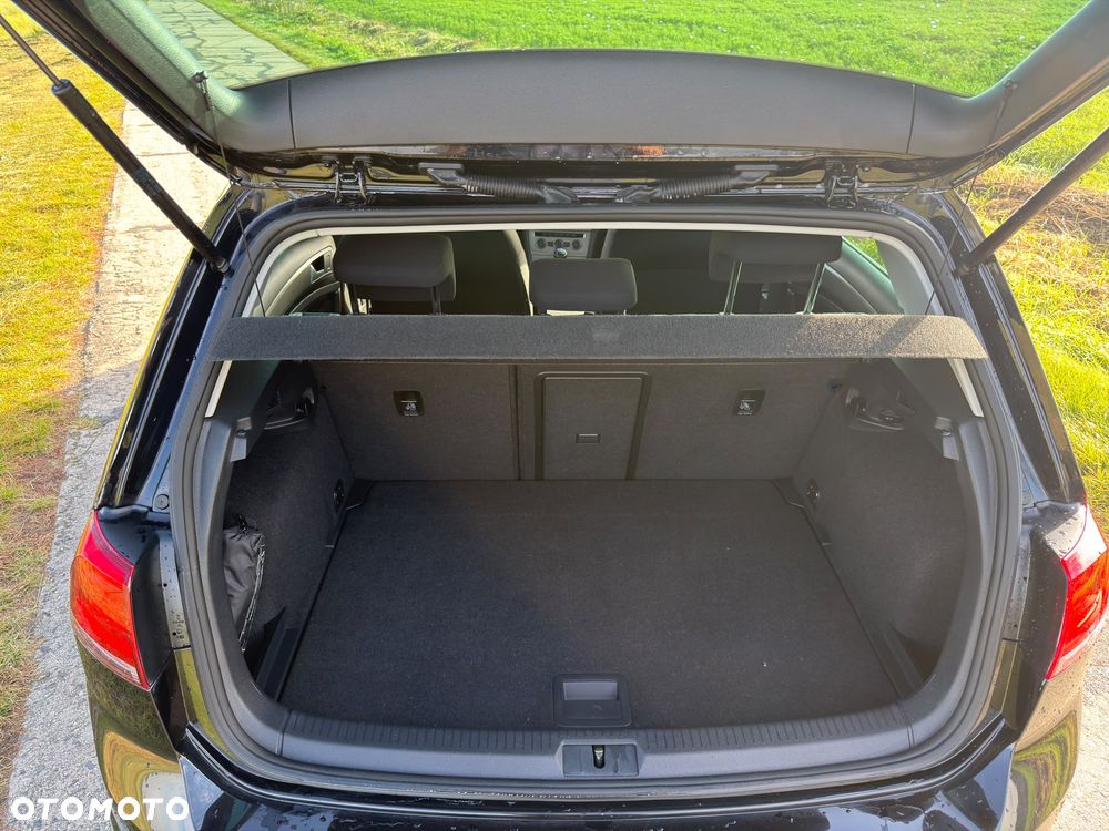 Volkswagen Golf - 26