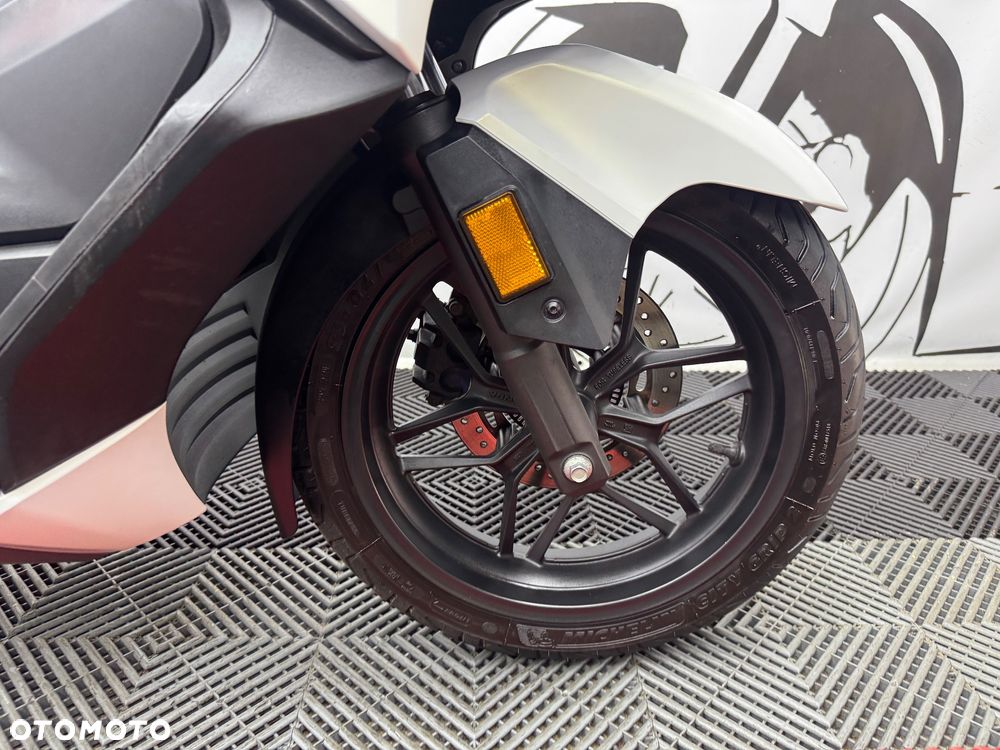 Honda NSS - 32