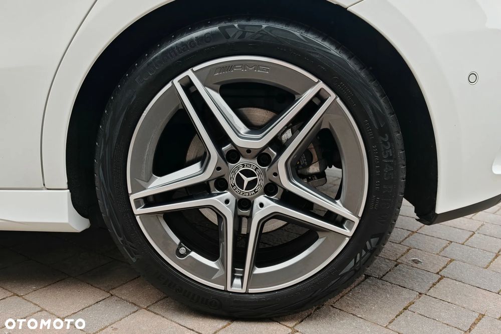 Mercedes-Benz Klasa A 220 4-Matic 7G-DCT - 36