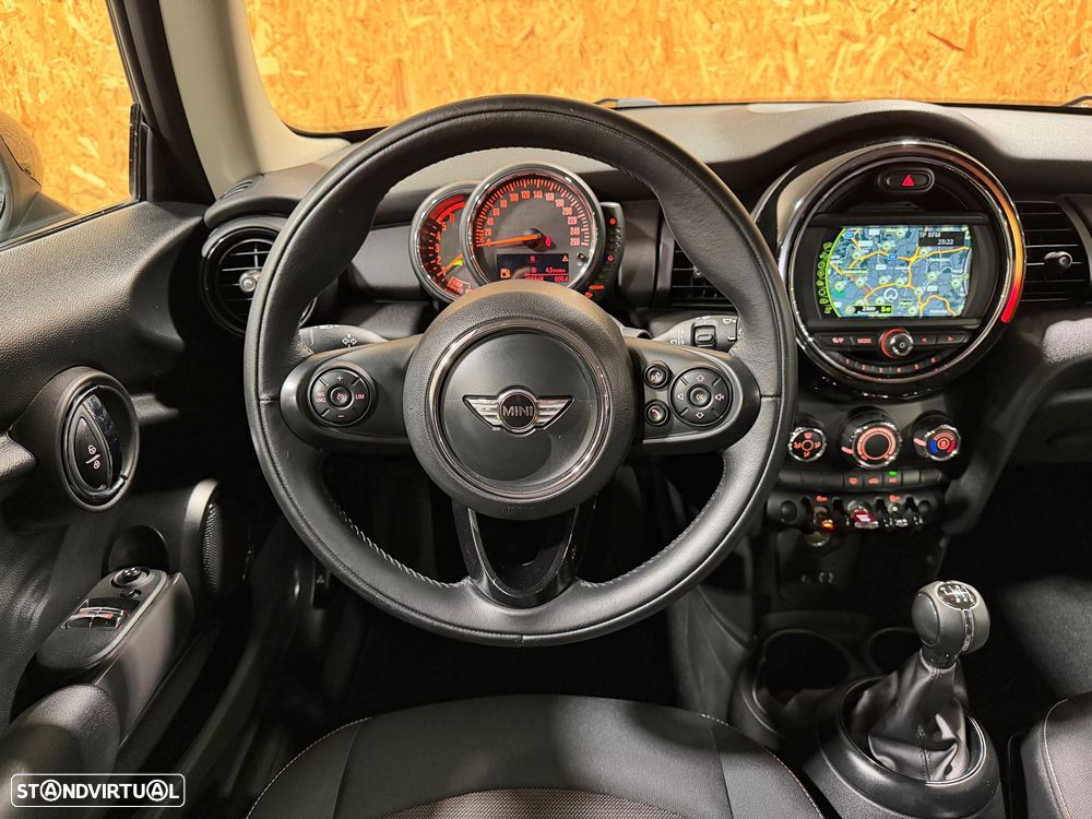 MINI 3 Portas One D - 7