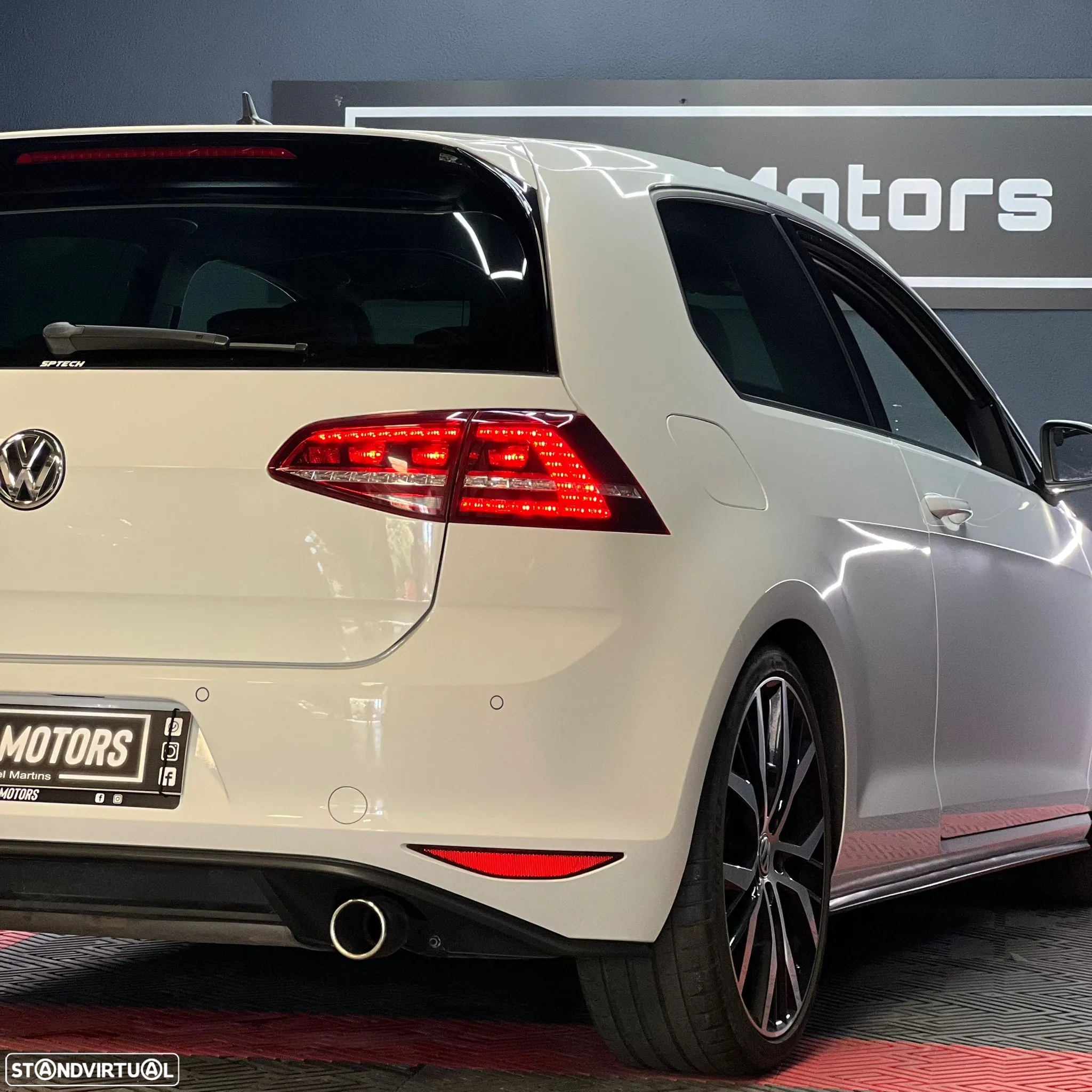 VW Golf 2.0 TSi GTi DSG Performance - 2