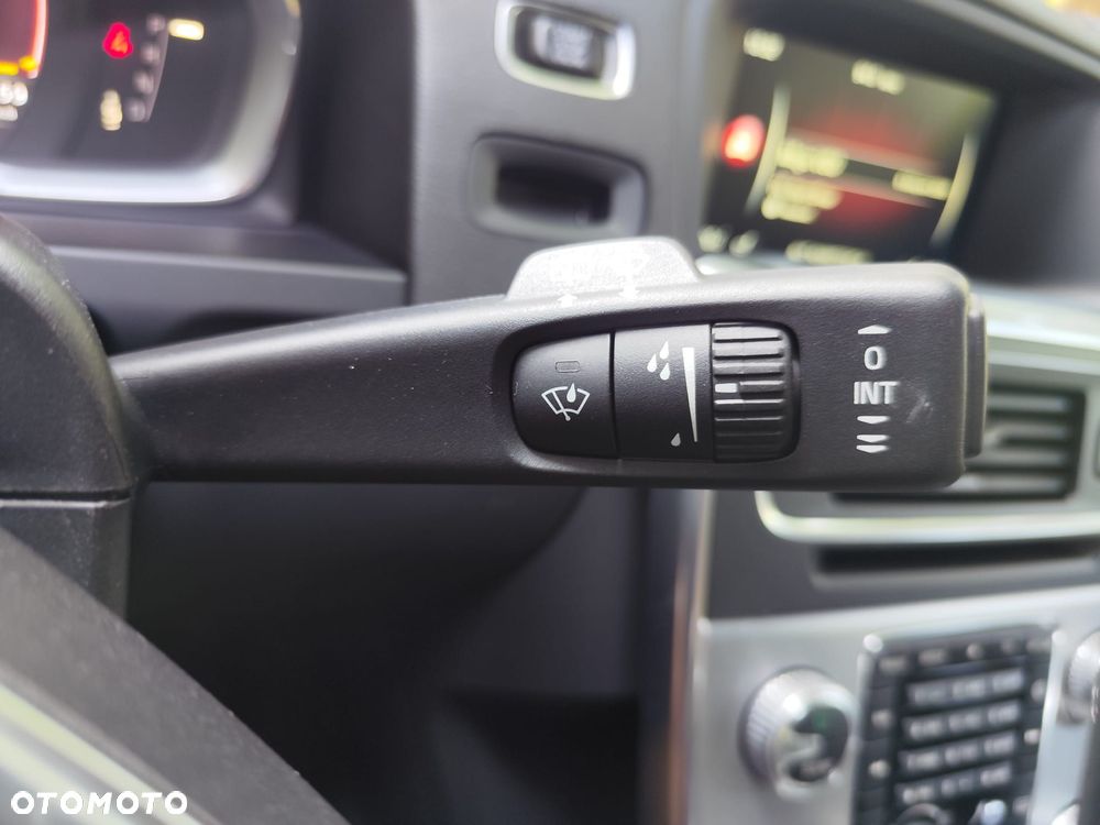 Volvo V60 Cross Country - 18