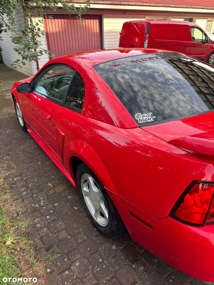 Ford Mustang - 7