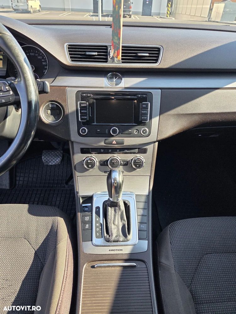 Volkswagen Passat 2.0TDI Comfortline DPF DSG - 3