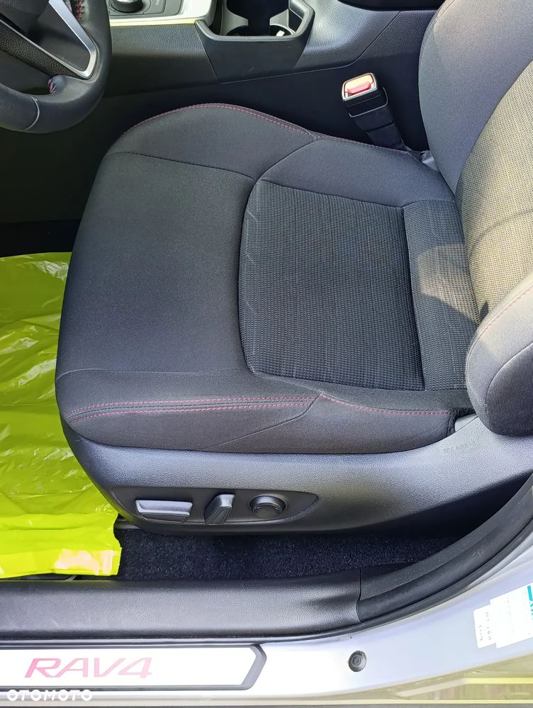Toyota RAV4 - 24
