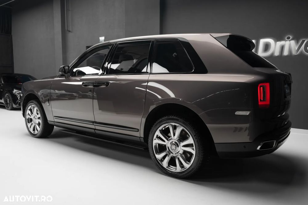 Rolls-Royce Cullinan Standard - 17