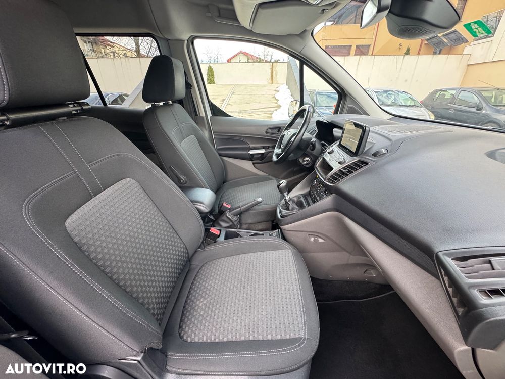 Ford Transit Connect - 19