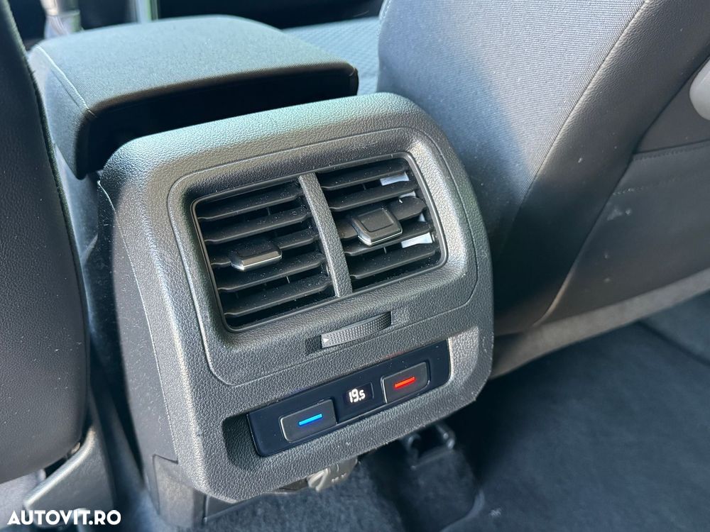 Volkswagen Touran - 17