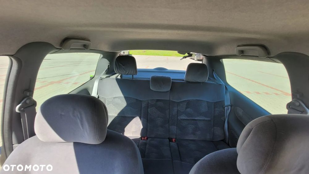 Renault Clio - 11