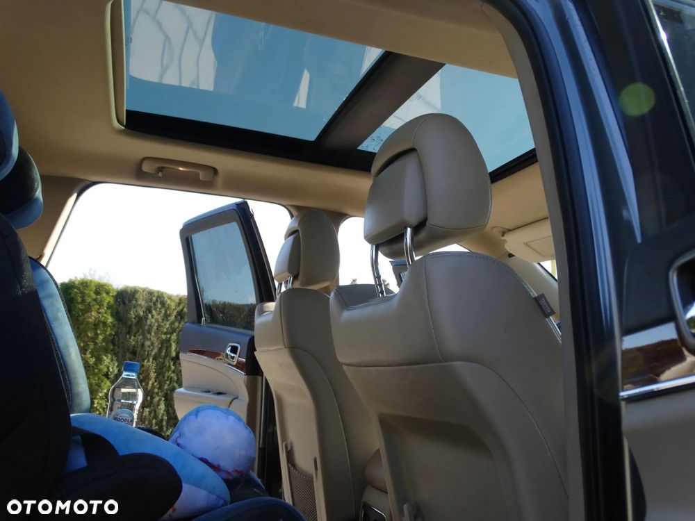 Jeep Grand Cherokee - 21