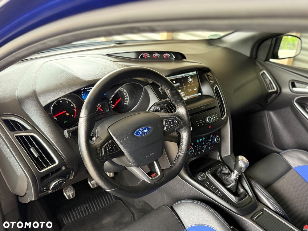 Ford Focus 2.0 EcoBoost ST mit Leder-Sport-Paket - 28