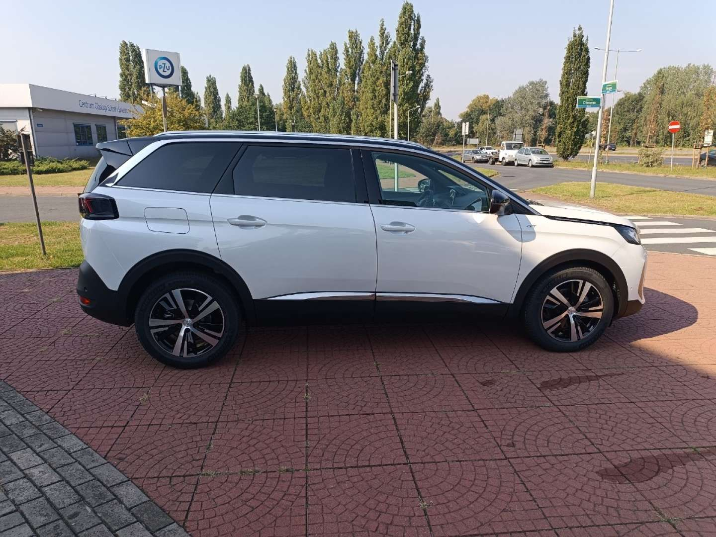 Peugeot 5008 - 8