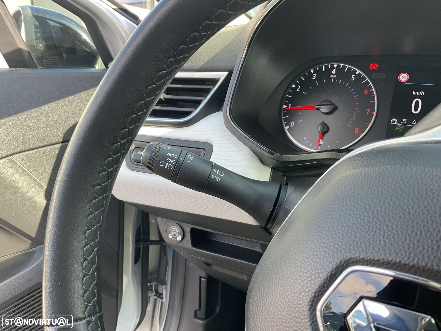 Renault Clio 1.0 TCe Limited - 33