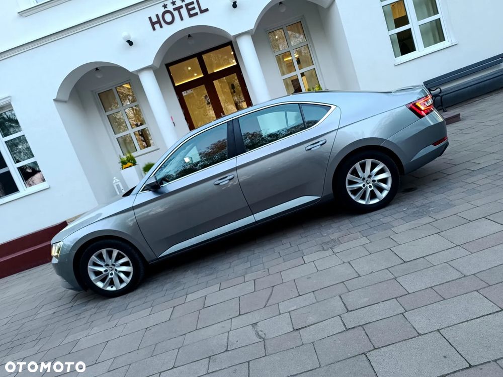 Skoda Superb 1.4 TSI ACT DSG Ambition - 20
