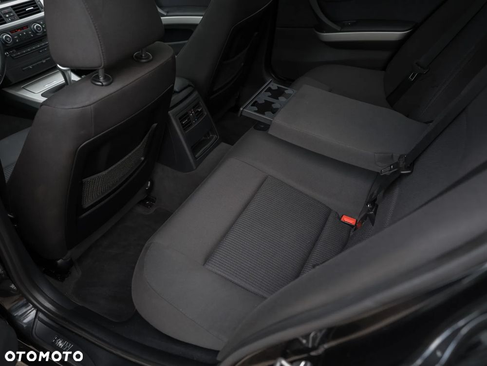BMW Seria 3 318i Edition Exclusive - 29
