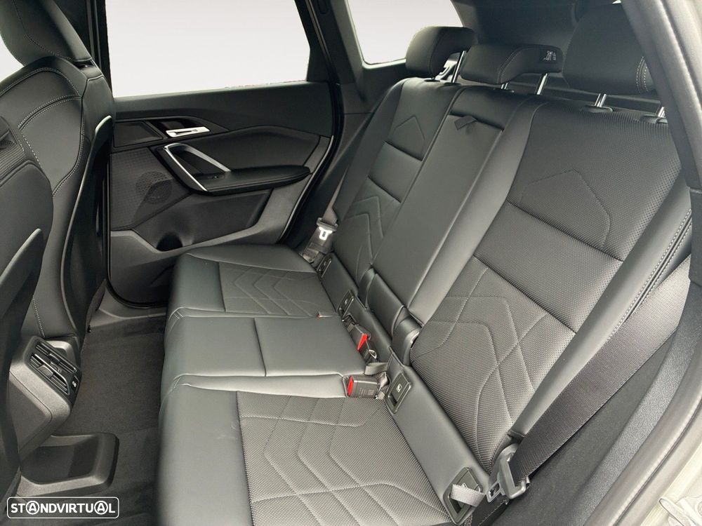BMW iX1 eDrive20 - 9