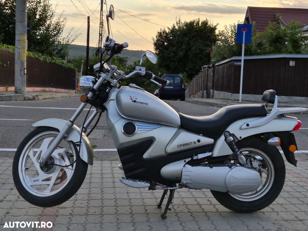 CF Moto V5 - 2