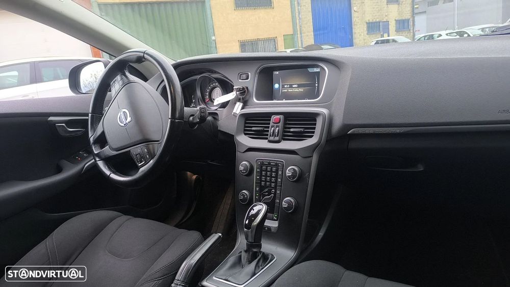 Volvo V40 Cross Country 1.6 D2 Momentum Powershift - 6