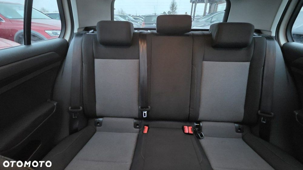 Volkswagen Golf - 17