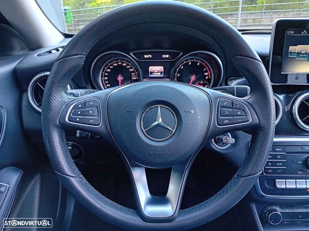 Mercedes-Benz CLA 180 7G-DCT UrbanStyle Edition - 22