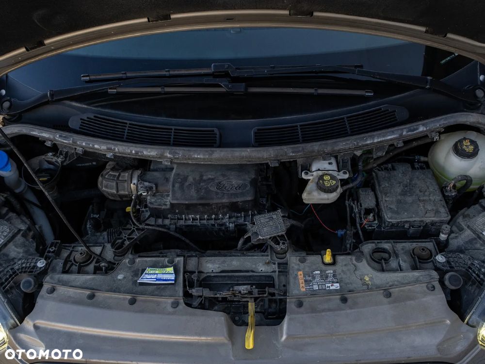 Ford Tourneo Custom - 13