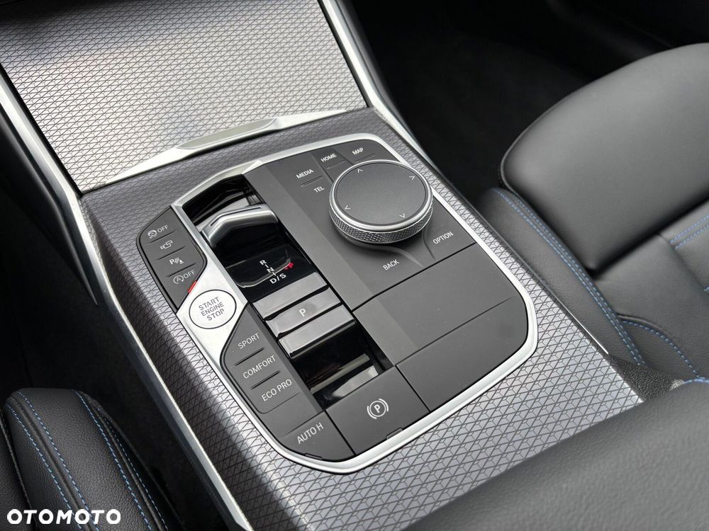 BMW Seria 3 330i xDrive M Sport sport - 34