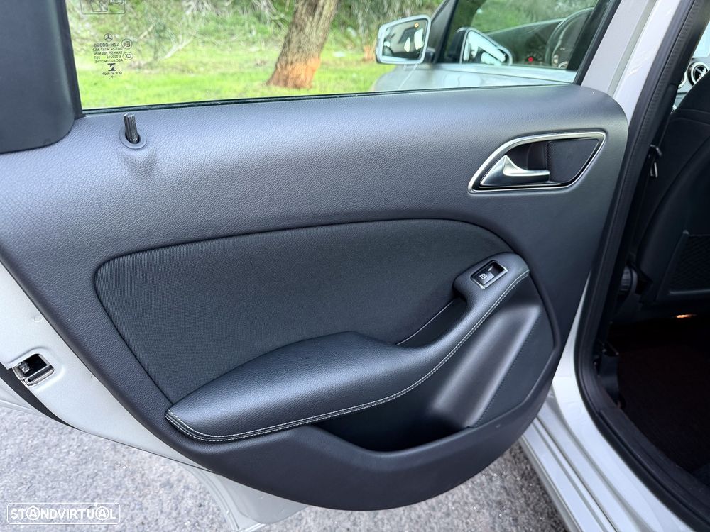 Mercedes-Benz B 180 d Style - 10
