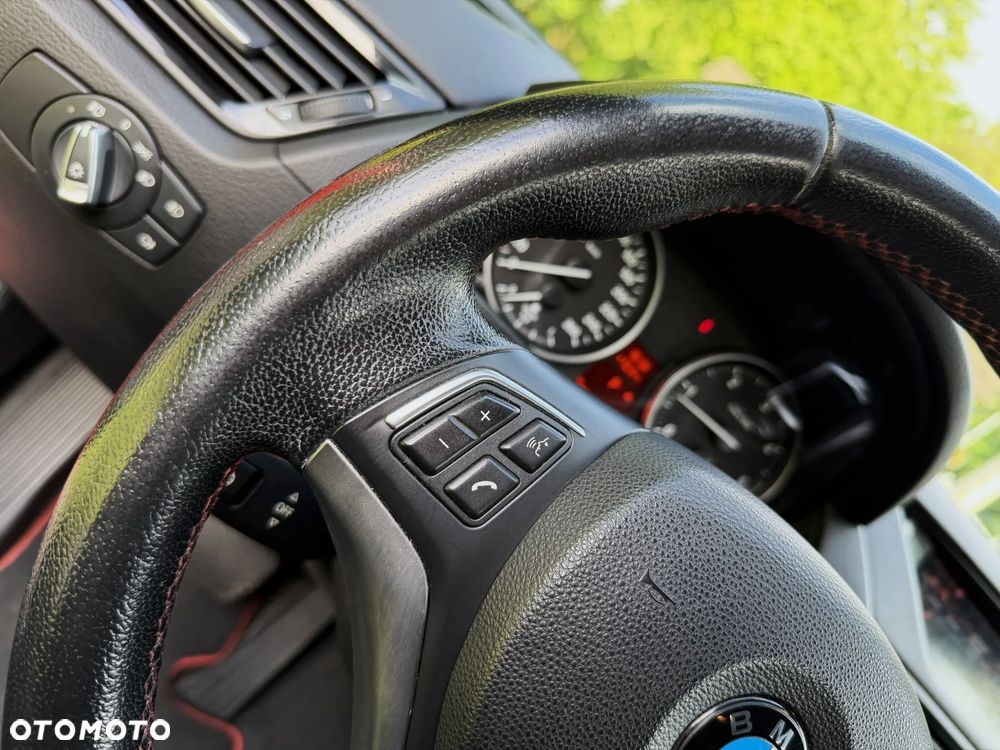 BMW X1 xDrive20d Sport Line - 23