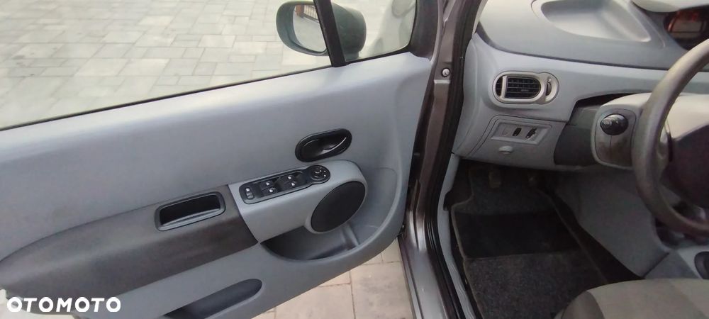 Renault Modus 1.2 16V Limited - 11