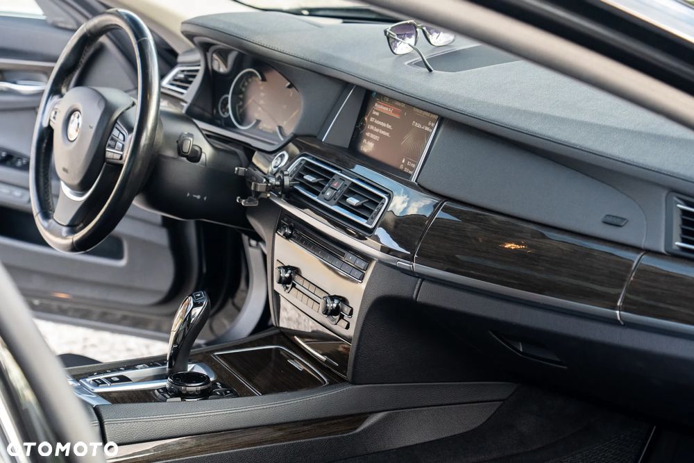 BMW Seria 7 730d xDrive - 14