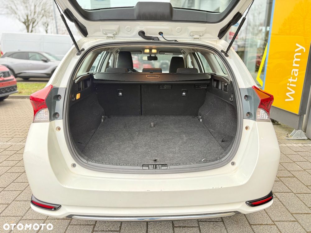 Toyota Auris 1.6 D-4D Design Edition - 13