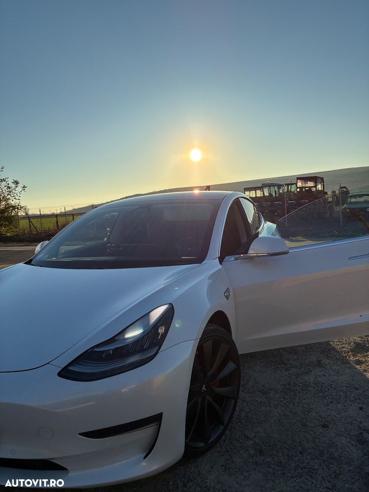 Tesla Model 3 - 13