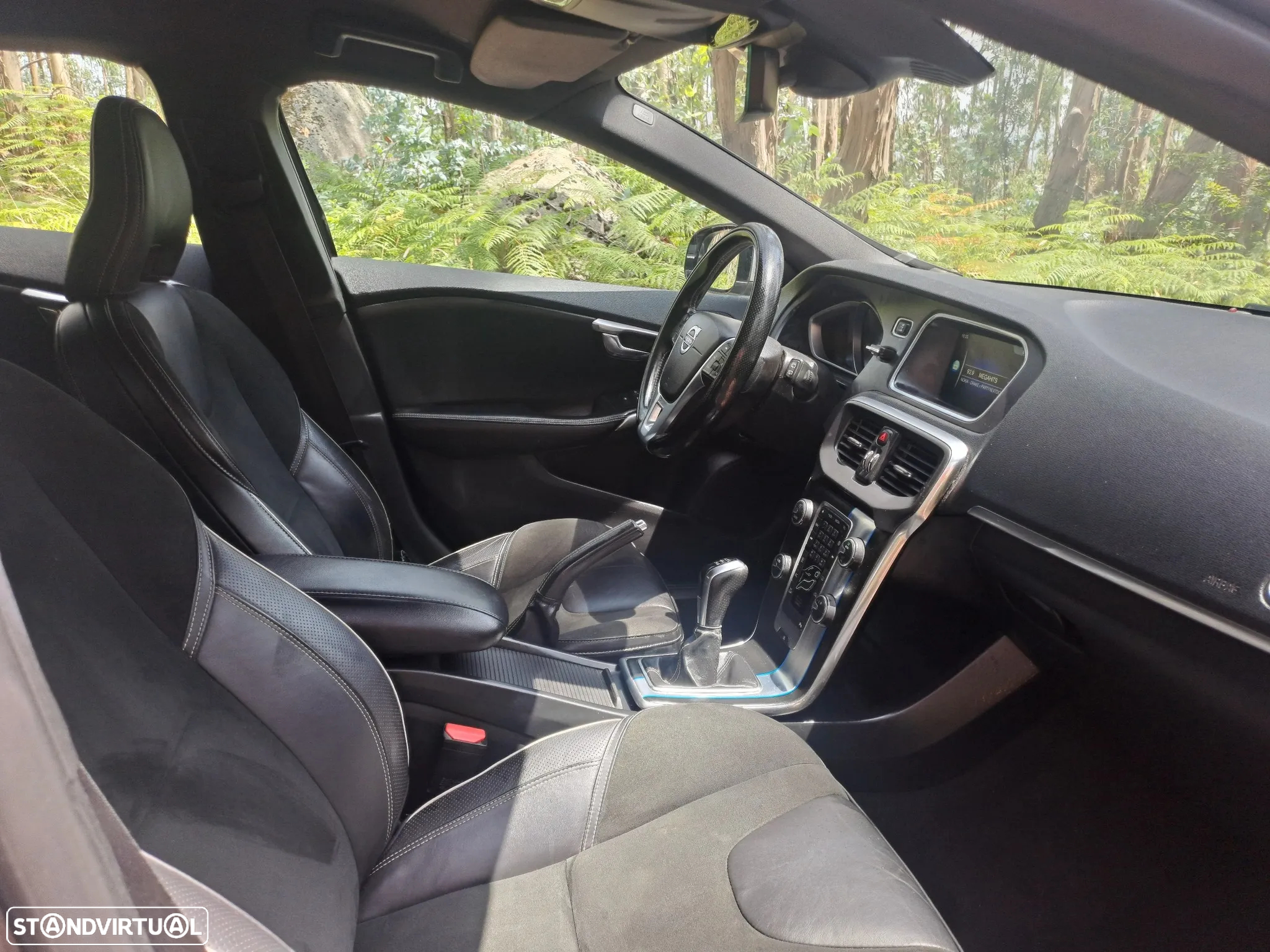 Volvo V40 1.6 D2 R-Design - 12