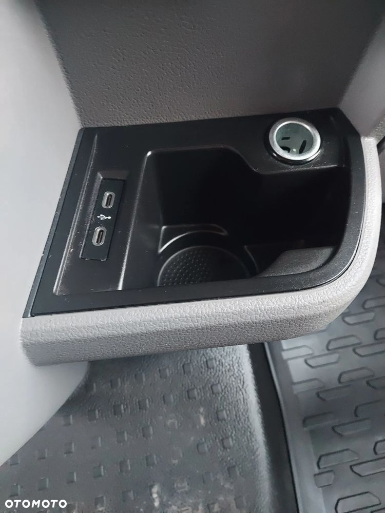 Volkswagen Transporter - 9